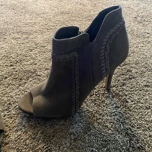 Brown/ mauve colored heels